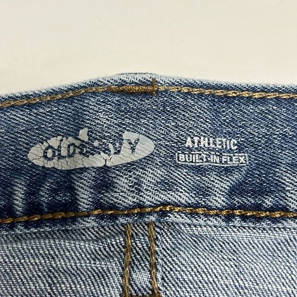 Old Navy Men’s Light Wash Faded Athletic Built-In Flex Straight Jeans- 33 X 30 - Picture 10 of 11